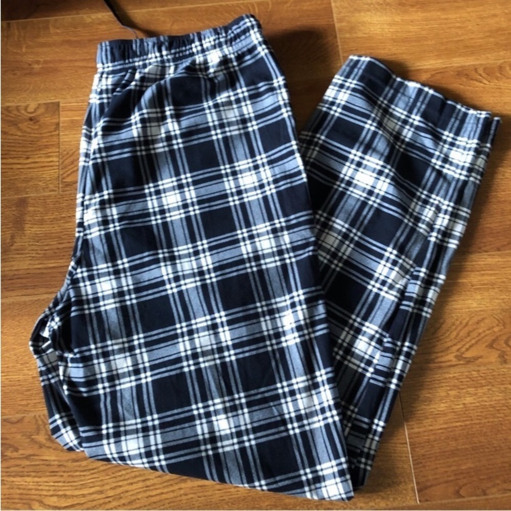 Nautica navy blue plaid sleepwear pants in size M